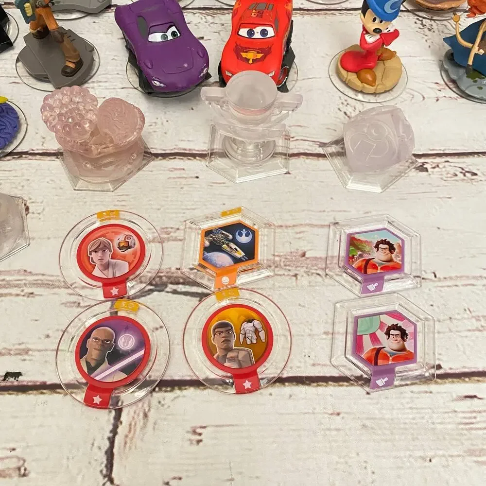 DISNEY INFINITY Large Lot 28 Pieces Figures Power Discs Star Wars Pixar